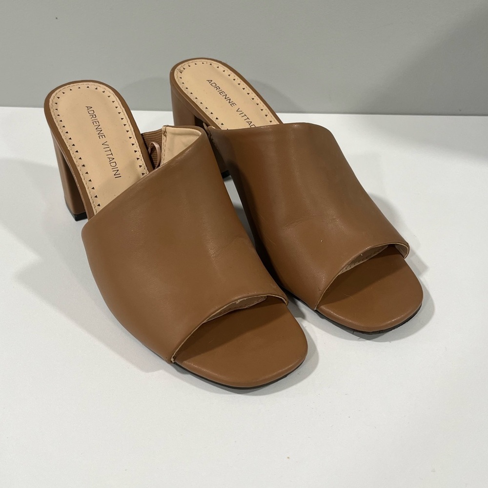 Adrienne Vittadini 8 1/2 block heel tan